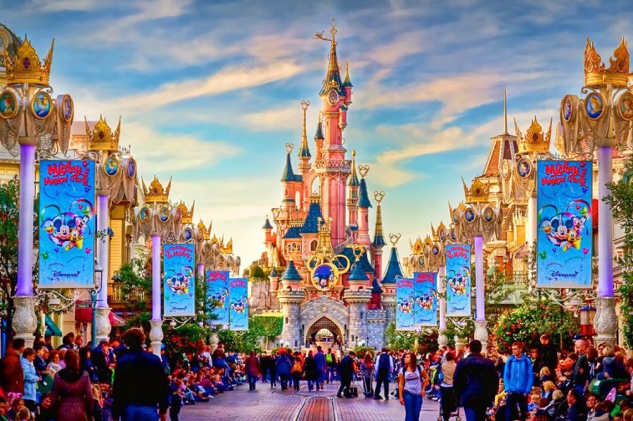 Few Disneyland Paris Holiday Trips For The First-Timers