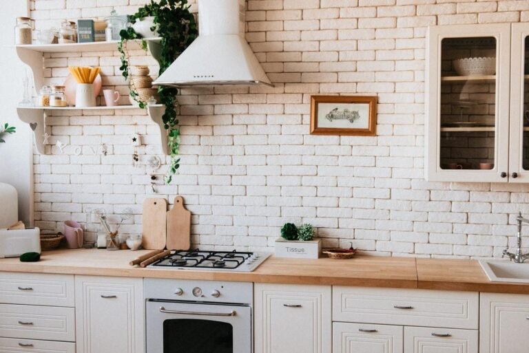 6 Nifty Tips for Modifying your Kitchen Cabinets