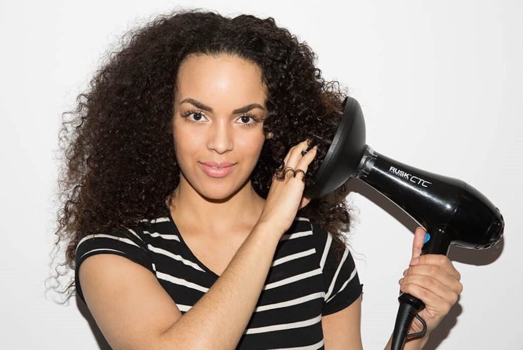 CURLY BUNDLES WITH CURLY HAIR TOOLS