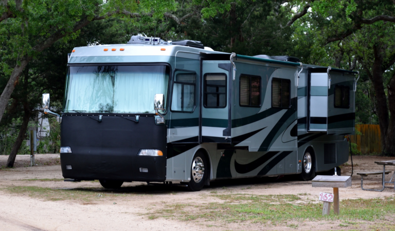 4 Tips for Finding a Trustworthy RV Transport