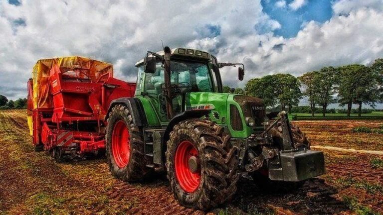 Advantages of Tractors in Modern Agriculture