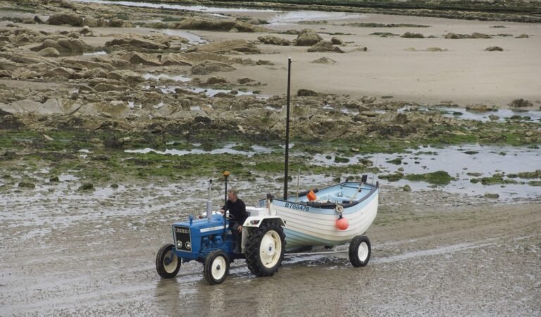 How to Choose the Right Boat Tractor for Your Needs