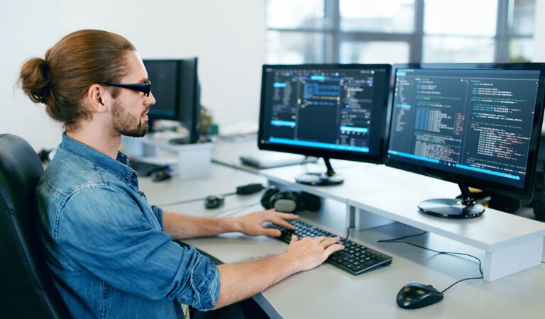 Breaking Into the Tech Industry: Becoming a Software Engineer Without Prior Experience – Revature