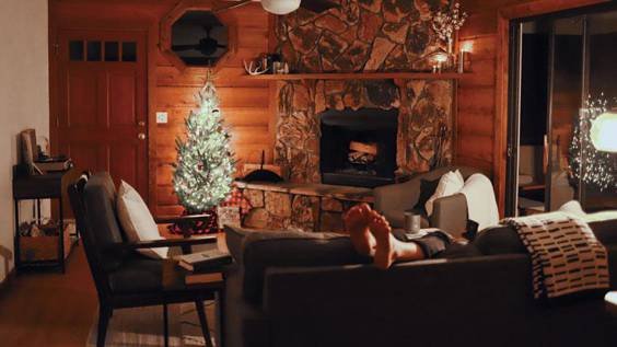 Snowy Retreat: The Ultimate Guide to Winter Cabin Camping Essentials