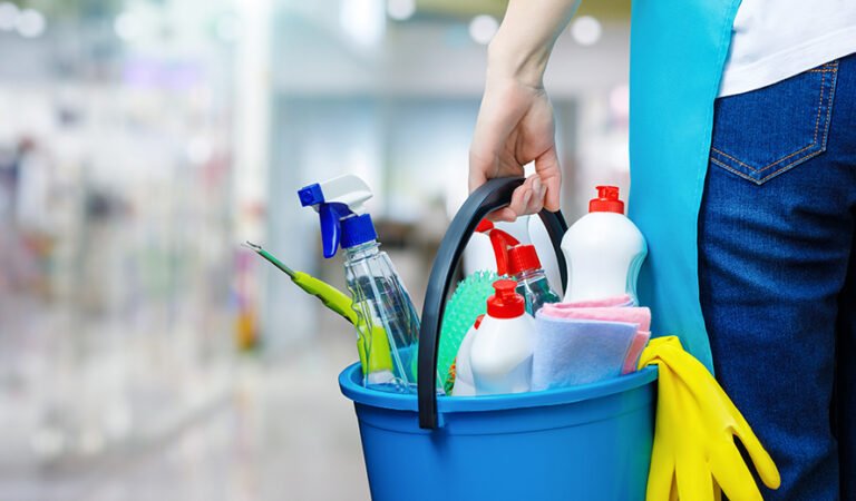 The Benefits of Hiring a Professional Deluxe Cleaning Service