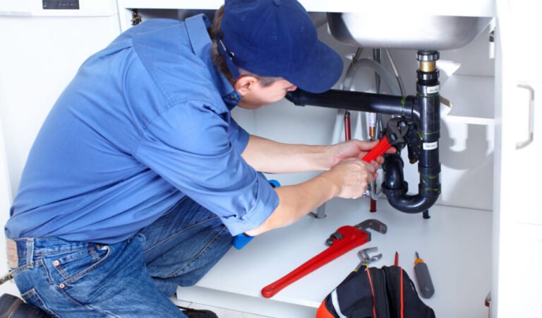 Choosing the Right Local Plumber: A Guide for UK Homeowners