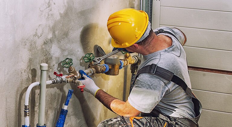 The Differences Between Residential and Commercial Plumbers