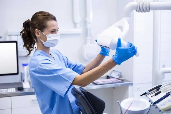 Top Tips for Aspiring Dental Assistants: How to Launch Your Career