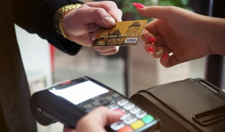 Understanding Business Lines of Credit: Qualifications, Benefits, and How to Choose the Right Option for Your Small Business