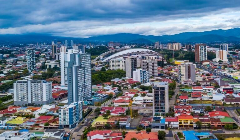 Boost Fluency Through Immersion at a Costa Rica Spanish School