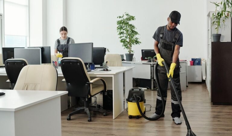 How Workplace Cleanliness Impacts Employee Productivity and Focus