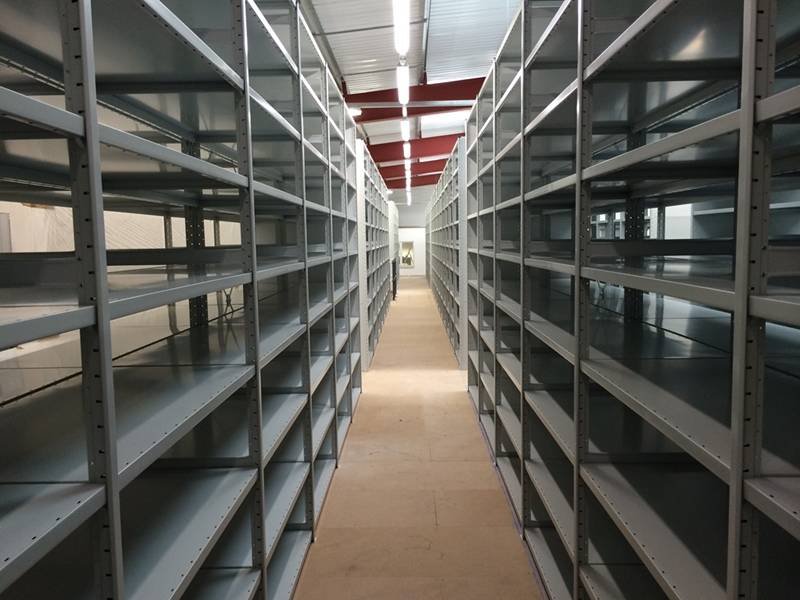 Shelving Units for Industrial Spaces