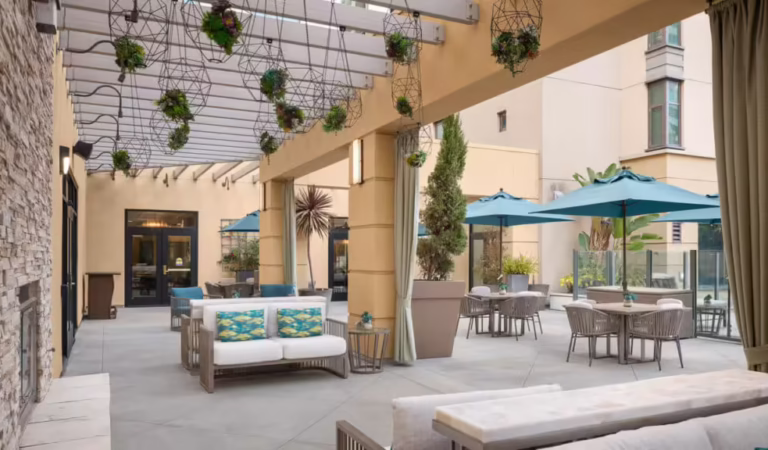 Senior Living Van Nuys Residents Drive To Sherman Oaks For Luxury Amenities