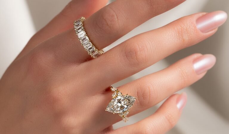 Why Side-Stone Rings Are The Perfect Blend Of Elegance And Sparkle?