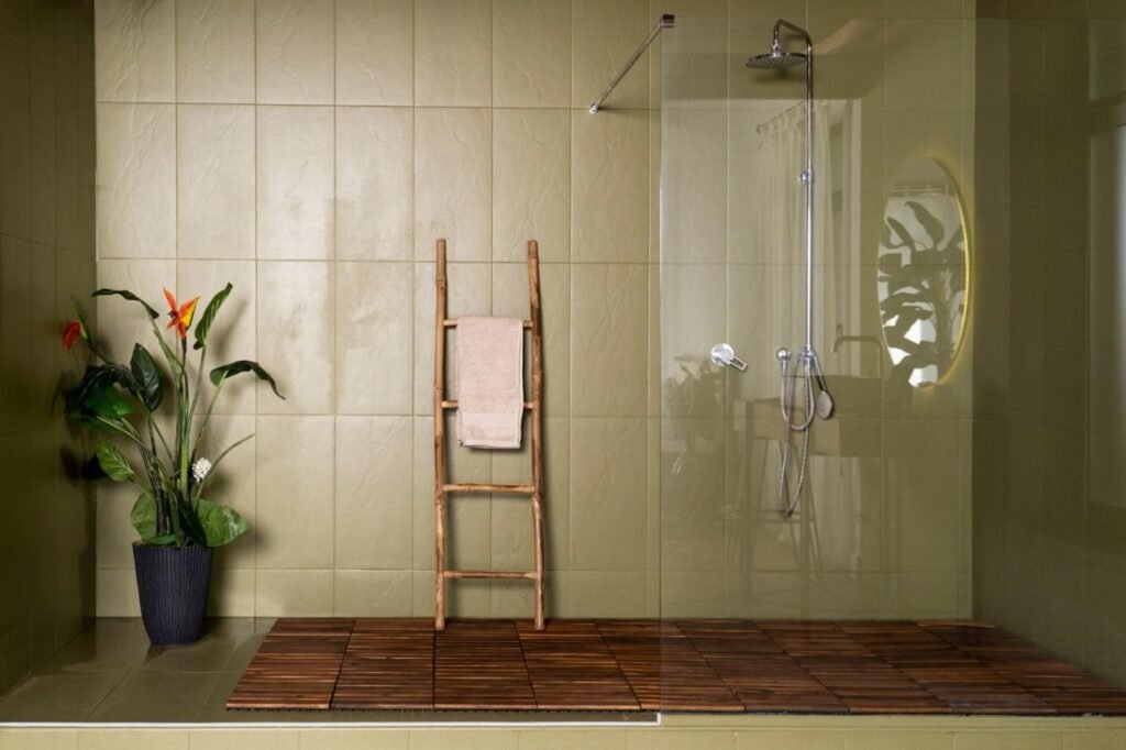 Shower Screen