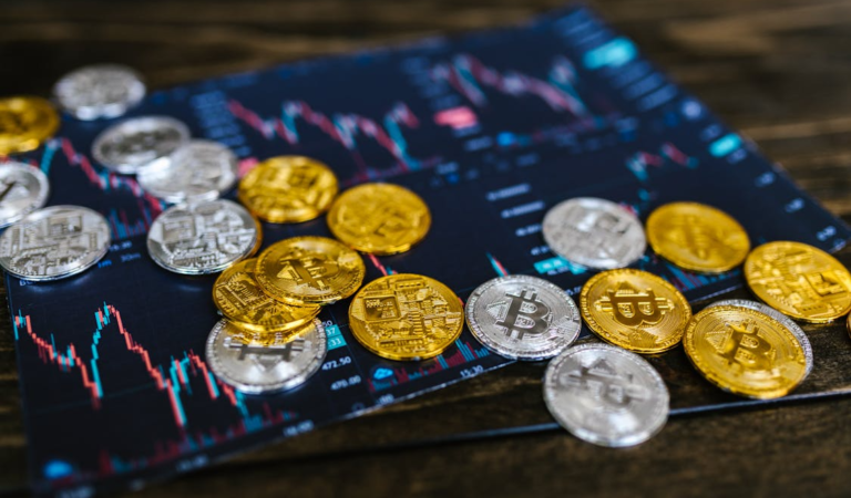 How to allocate assets efficiently in a crypto portfolio diversification strategy