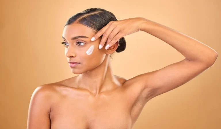 How to Choose the Right Sunscreen for Oily Skin in Hot and Humid Weather