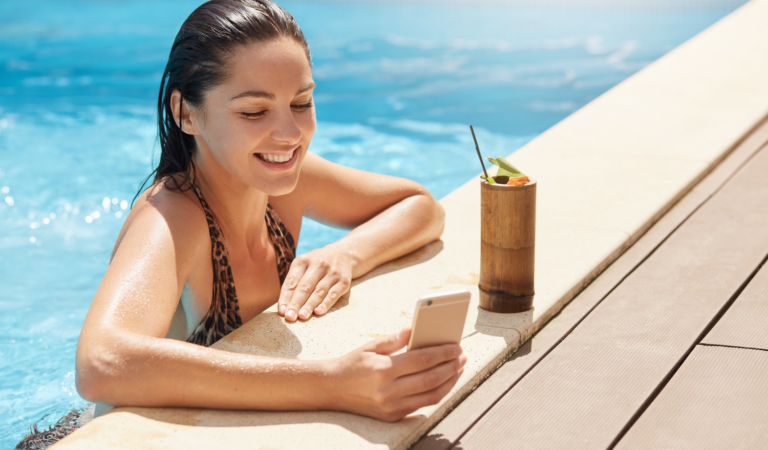 Botanical Cocktails: The Trendy Drinks Taking Over Social Media