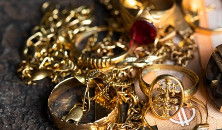 How Gold Buyers Near Newcastle Help People Turn Unused Jewellery Into Cash