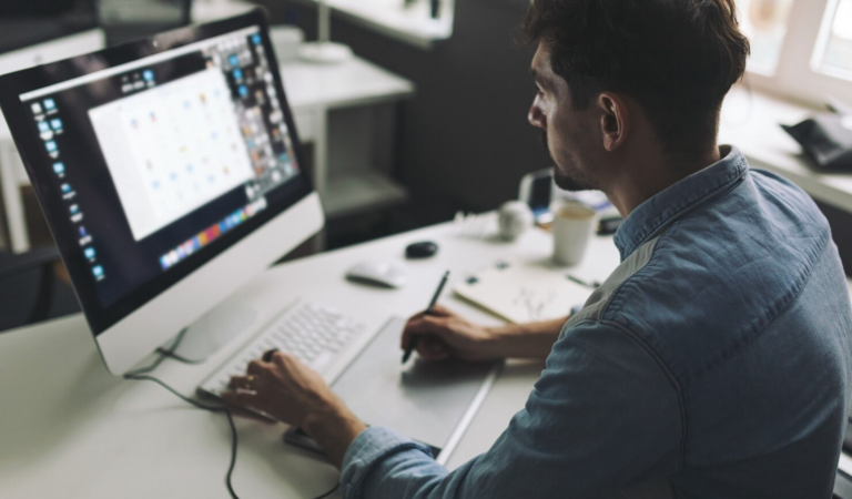 How to Select a Graphic Designer Who Strengthens Your Business