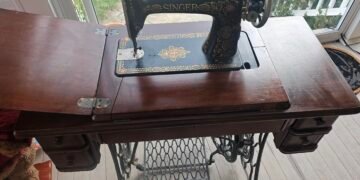 Vintage Singer Sewing Machines