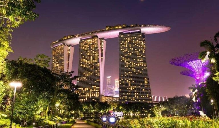 Singapore with Kids: Ultimate Family Travel Guide by Flamingo Travels