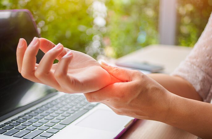 How Repetitive Motion Injuries Develop in the Workplace